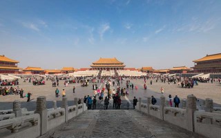 好，那我先给你一个标题，咱们顺着这个思路往下写