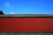 千里姻缘一线牵月老下凡，命里有的，绕十万八千里也会来
